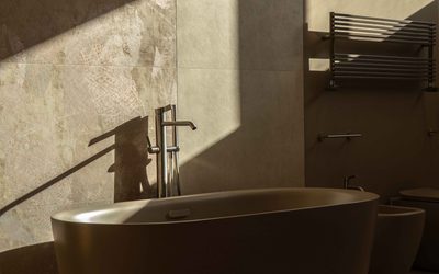 Come arredare un bagno con la vasca freestanding